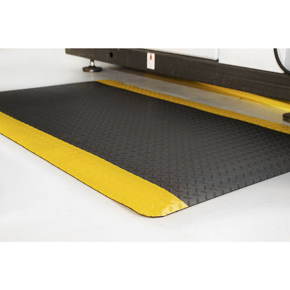 DECKPLATE anti-fatigue matting, fixed dimensions, black / yellow, 3000 x 900 mm.