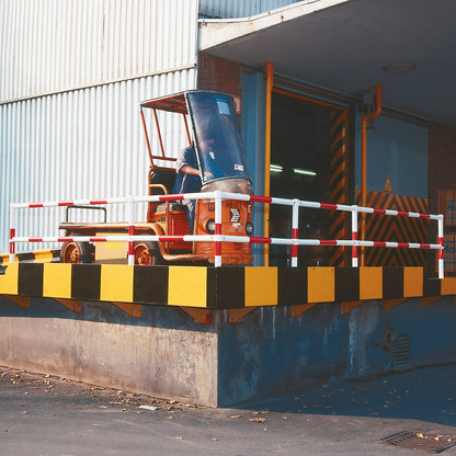 Railing system, upright with base plate, red/white.