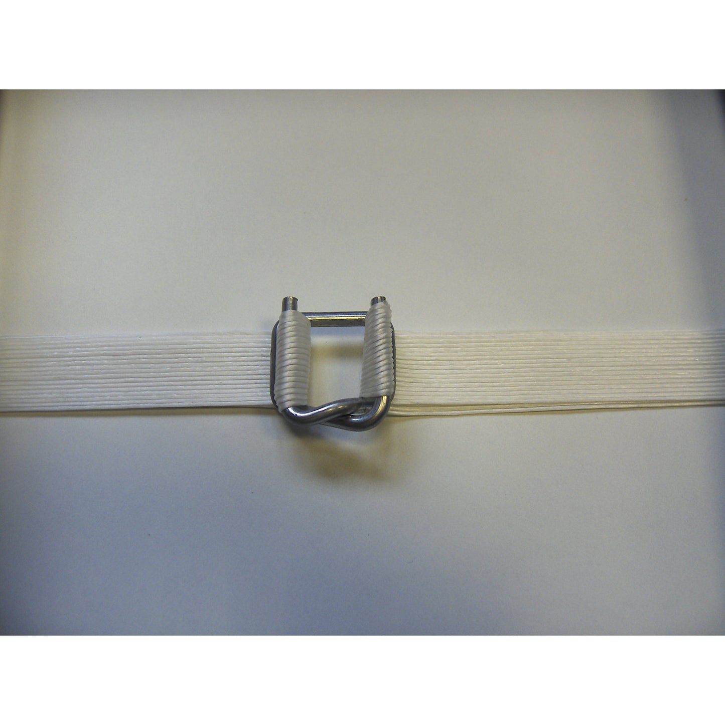 Fastening clips, zinc plated, for composite strapping or reinforced PET strapping, width 19 mm, pack of 1000.