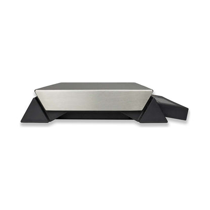 Compact scales, with dust and splash water protection, weighing range up to 30 kg, read-out accuracy 5 g, weighing plate 295 x 210 mm.