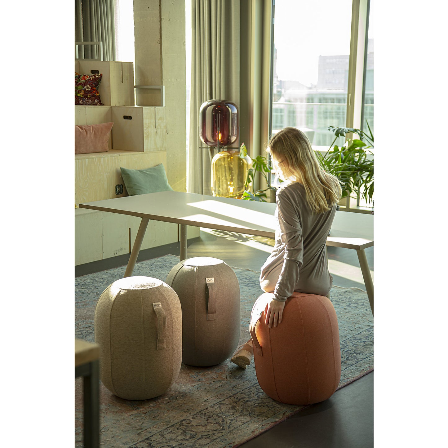 VLUV KAPSUL STOV balance stool M, seat height 480 - 520 mm, polyester, macchiato.