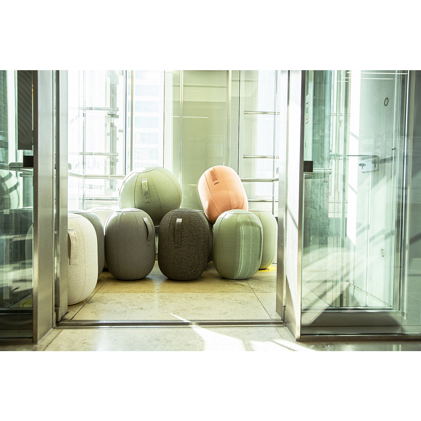 VLUV KAPSUL SOVA balance stool M, seat height 480 - 520 mm, polyester, stone grey.