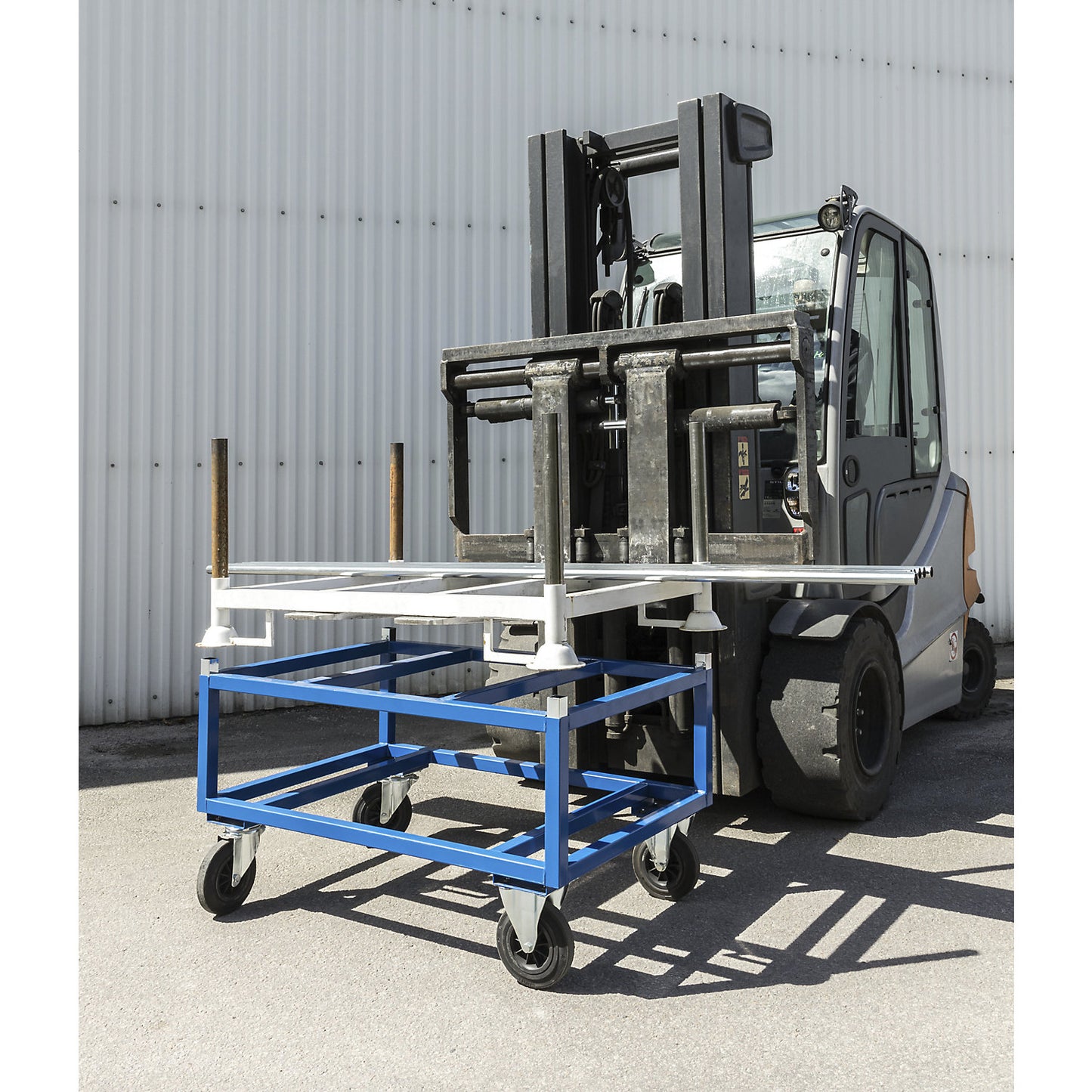 Pallet holder, for wheeled bases, LxWxH 105 x 35 x 40 mm.