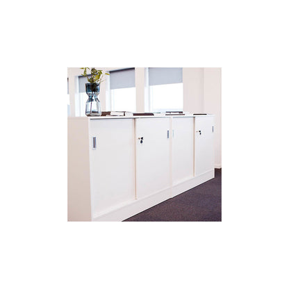 Chicago cupboard with sliding doors, HxWxD 1353 x 1215 x 400 mm, brushed white / oak.