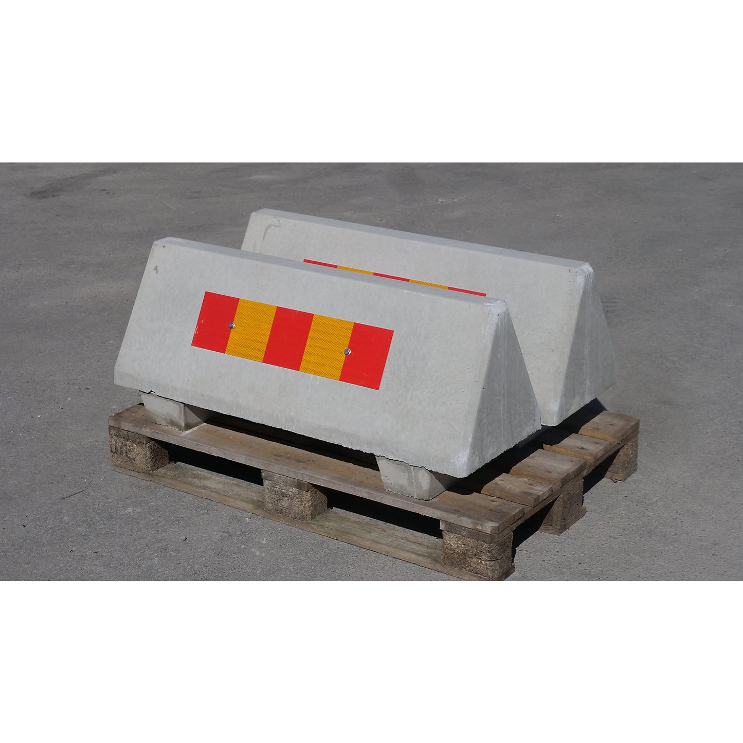 Concrete barrier, LxWxH 1090 x 390 x 465 mm, pack of 2, with reflectors, grey.