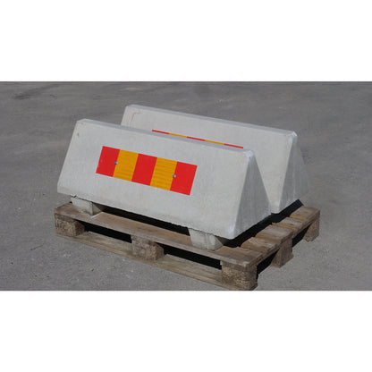 Concrete barrier, LxWxH 1090 x 390 x 465 mm, pack of 2, with reflectors, grey.