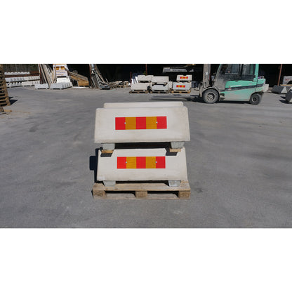 Concrete barrier, LxWxH 1090 x 390 x 465 mm, pack of 4, with reflectors, grey.