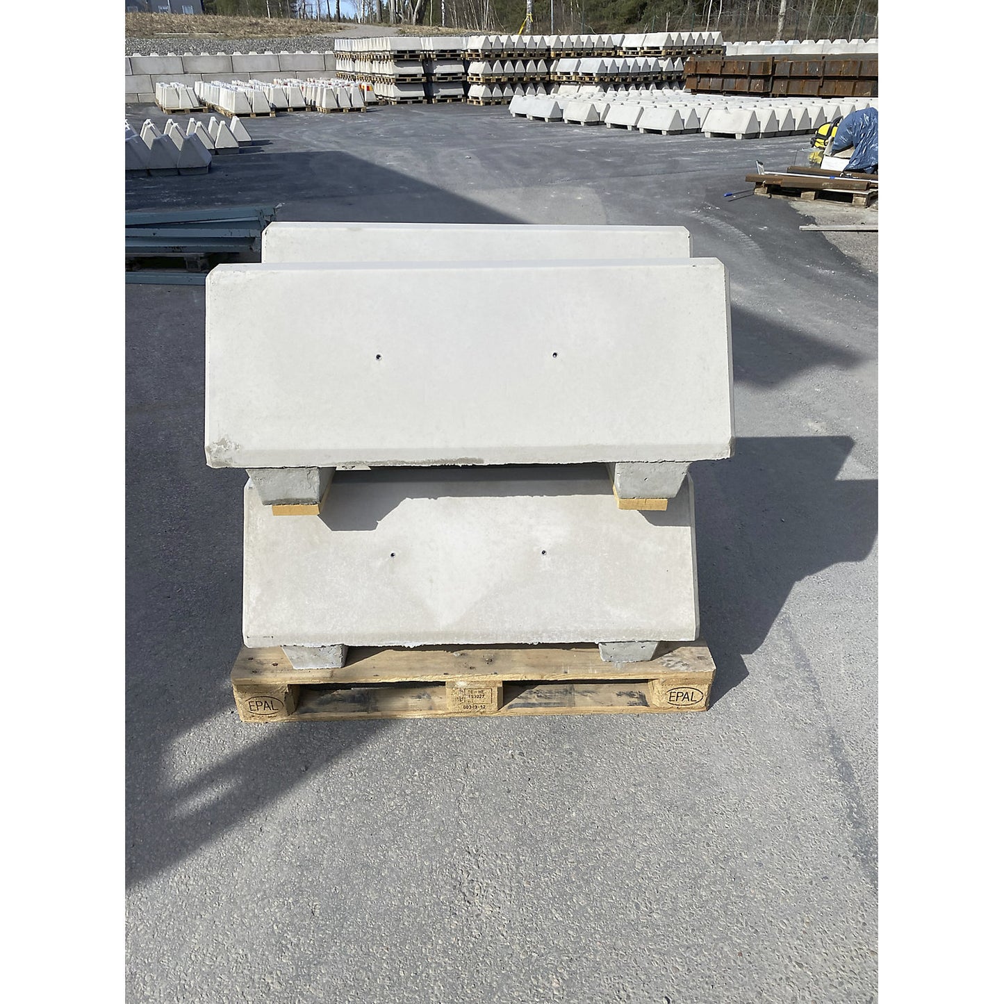 Concrete barrier, LxWxH 1090 x 390 x 465 mm, pack of 4, grey.