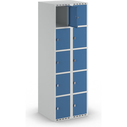 Fydor 5-fold compartment locker, 2 compartments, light grey / brilliant blue, W 600 mm, 2 compartments, flat roof shape, padlock.