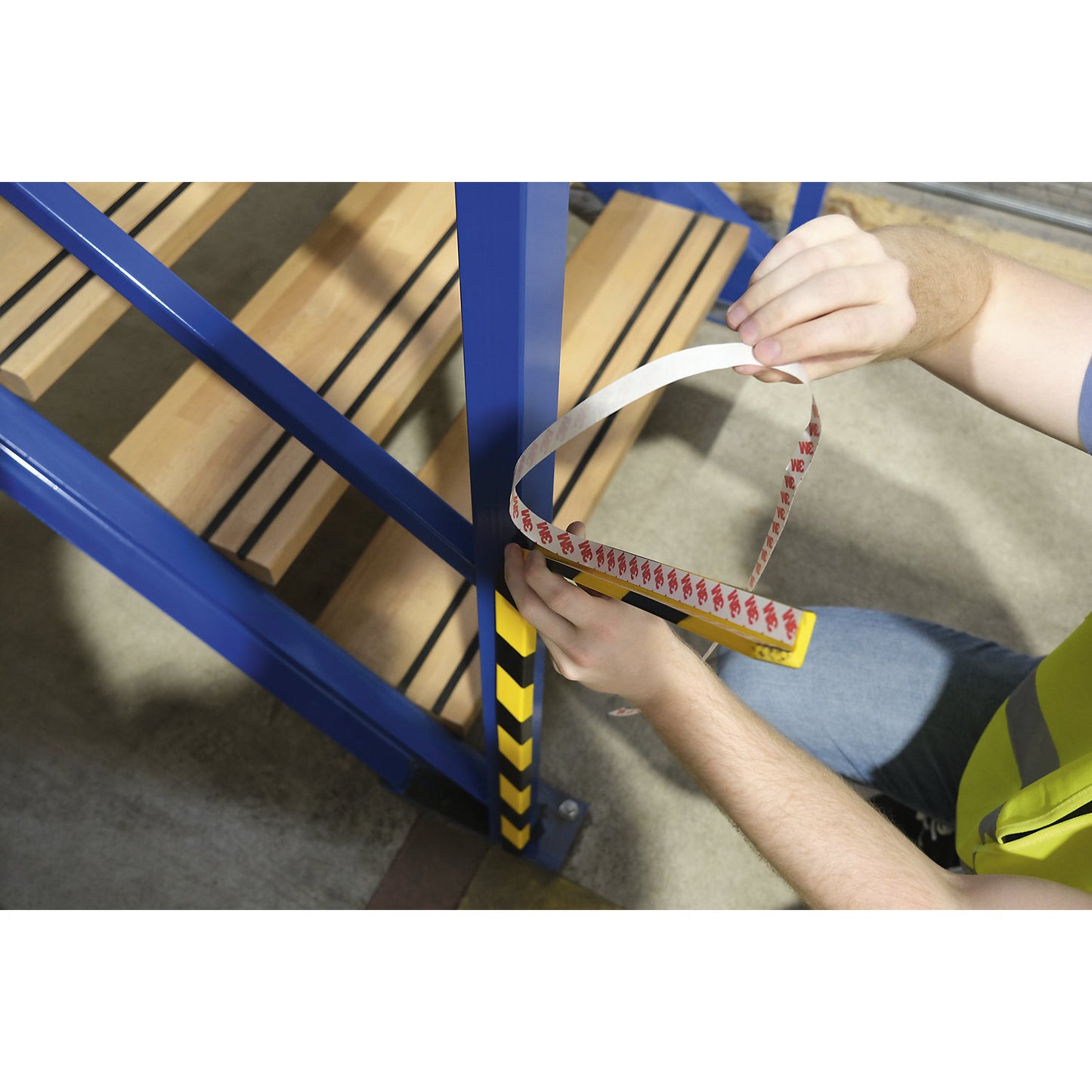 Edge protection profile, type C20, 1 m profile, WxH 25 x 25 mm, yellow / black.