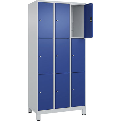 Classic PLUS 3-fold compartment locker, 3 compartments, light grey/gentian blue, W 900 mm, 9 compartments, with feet.