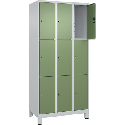 Classic PLUS 3-fold compartment locker, 3 compartments, light grey/reseda green, W 900 mm, 9 compartments, with feet.