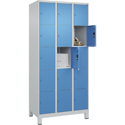 Classic PLUS 5-fold compartment locker, 3 compartments, light grey/light blue, W 900 mm, 15 compartments, with feet.