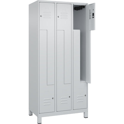 Classic PLUS Z locker, 3 compartments, light grey, W 900 mm, with feet, cylinder lock.