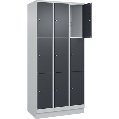 Classic PLUS 3-fold compartment locker, 3 compartments, light grey/grey, W 900 mm, 9 compartments, with base plinth.