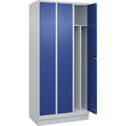 Classic PLUS clean and dirty clothes locker, narrow, 3 compartments, shortened centre divider, light grey/gentian blue, W 900 mm, with base plinth, cylinder lock, centre partition.