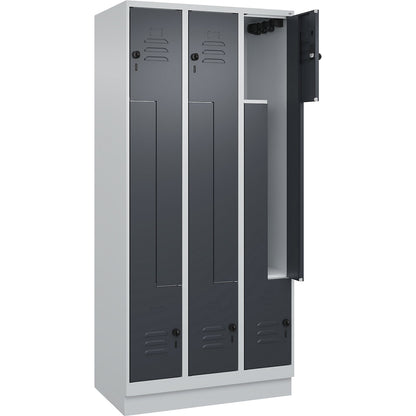Classic PLUS Z locker, 3 compartments, light grey/grey, W 900 mm, with base plinth, rotary bolt.