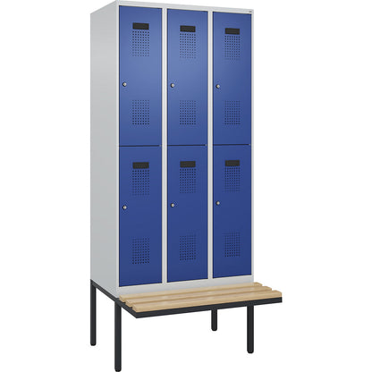 Evolo PLUS bench seat double deck clothes locker, 3 compartments, light grey / gentian blue, W 900 mm, cylinder lock, with cantilevered bench seat, beech.