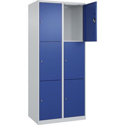 Evolo PLUS 3-fold compartment locker, 2 compartments, light grey / gentian blue, W 800 mm, 6 compartments, with floor glides, cylinder lock.