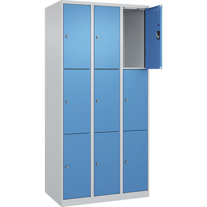 Evolo PLUS 3-fold compartment locker, 3 compartments, light grey / light blue, W 900 mm, 9 compartments, with floor glides, cylinder lock.