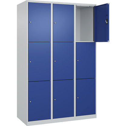 Evolo PLUS 3-fold compartment locker, 3 compartments, light grey / gentian blue, W 1200 mm, 9 compartments, with floor glides, cylinder lock.