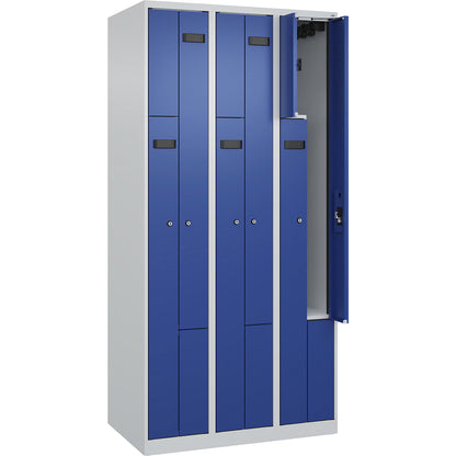 Evolo PLUS Z-locker, 3 compartments, light grey / gentian blue, W 900 mm, 6 compartments, with floor glides, cylinder lock.