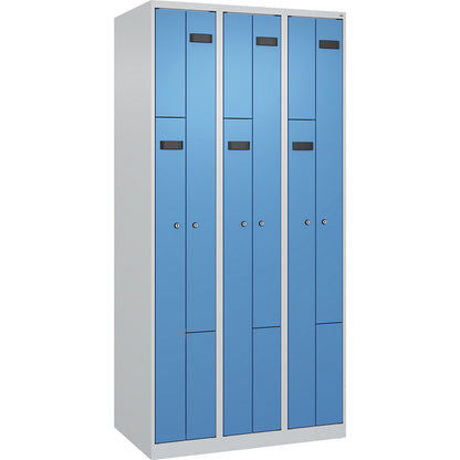 Evolo PLUS Z-locker, 3 compartments, light grey / light blue, W 900 mm, 6 compartments, with floor glides, cylinder lock.