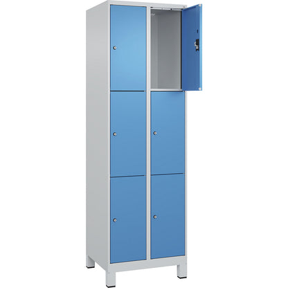 Evolo PLUS 3-fold compartment locker, 2 compartments, light grey / light blue, W 600 mm, 6 compartments, with wide feet, cylinder lock.