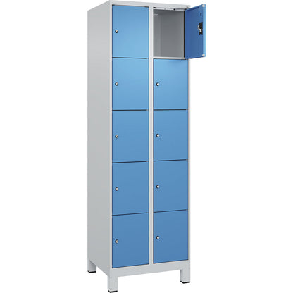 Evolo PLUS 5-fold compartment locker, 2 compartments, light grey / light blue, W 600 mm, 10 compartments, with wide feet, cylinder lock.