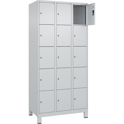 Evolo PLUS 5-fold compartment locker, 3 compartments, light grey, W 900 mm, 15 compartments, with wide feet, cylinder lock.