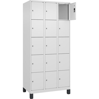 Evolo PLUS 5-fold compartment locker, 3 compartments, white, W 900 mm, 15 compartments, with wide feet, cylinder lock.
