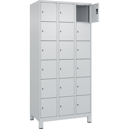 Evolo PLUS 6-fold compartment locker, 3 compartments, light grey, W 900 mm, 18 compartments, with wide feet, cylinder lock.