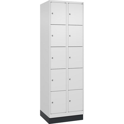 Evolo PLUS 5-fold compartment locker, 2 compartments, white, W 600 mm, 10 compartments, with base plinth, cylinder lock.
