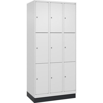 Evolo PLUS 3-fold compartment locker, 3 compartments, white, W 900 mm, 9 compartments, with base plinth, cylinder lock.