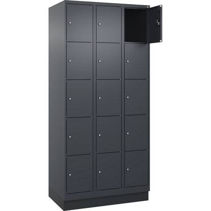 Evolo PLUS 5-fold compartment locker, 3 compartments, grey, W 900 mm, 15 compartments, with base plinth, cylinder lock.