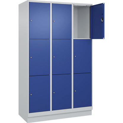 Evolo PLUS 3-fold compartment locker, 3 compartments, light grey / gentian blue, W 1200 mm, 9 compartments, with base plinth, cylinder lock.