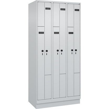Evolo PLUS Z-locker, 3 compartments, light grey, W 900 mm, 6 compartments, with base plinth, security rotary bolt.