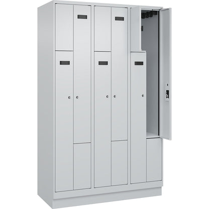 Evolo PLUS Z-locker, 3 compartments, light grey, W 1200 mm, 6 compartments, with base plinth, cylinder lock.