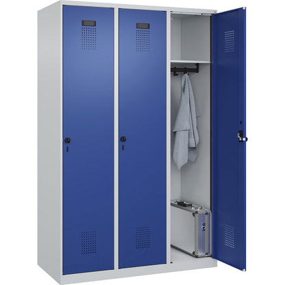 Evolo PLUS locker, 3 compartments, light grey / gentian blue, W 1200 mm, with floor glides, rotary bolt.