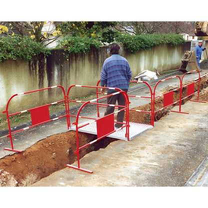 Eco barrier fence, steel, LxH 1500 x 1000 mm, pack of 10, red/white.
