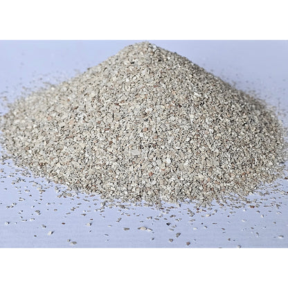 Universal absorbent granulate type III R fine grain, for porous surfaces/asphalt, in 4.5 kg bucket, pack of 24.
