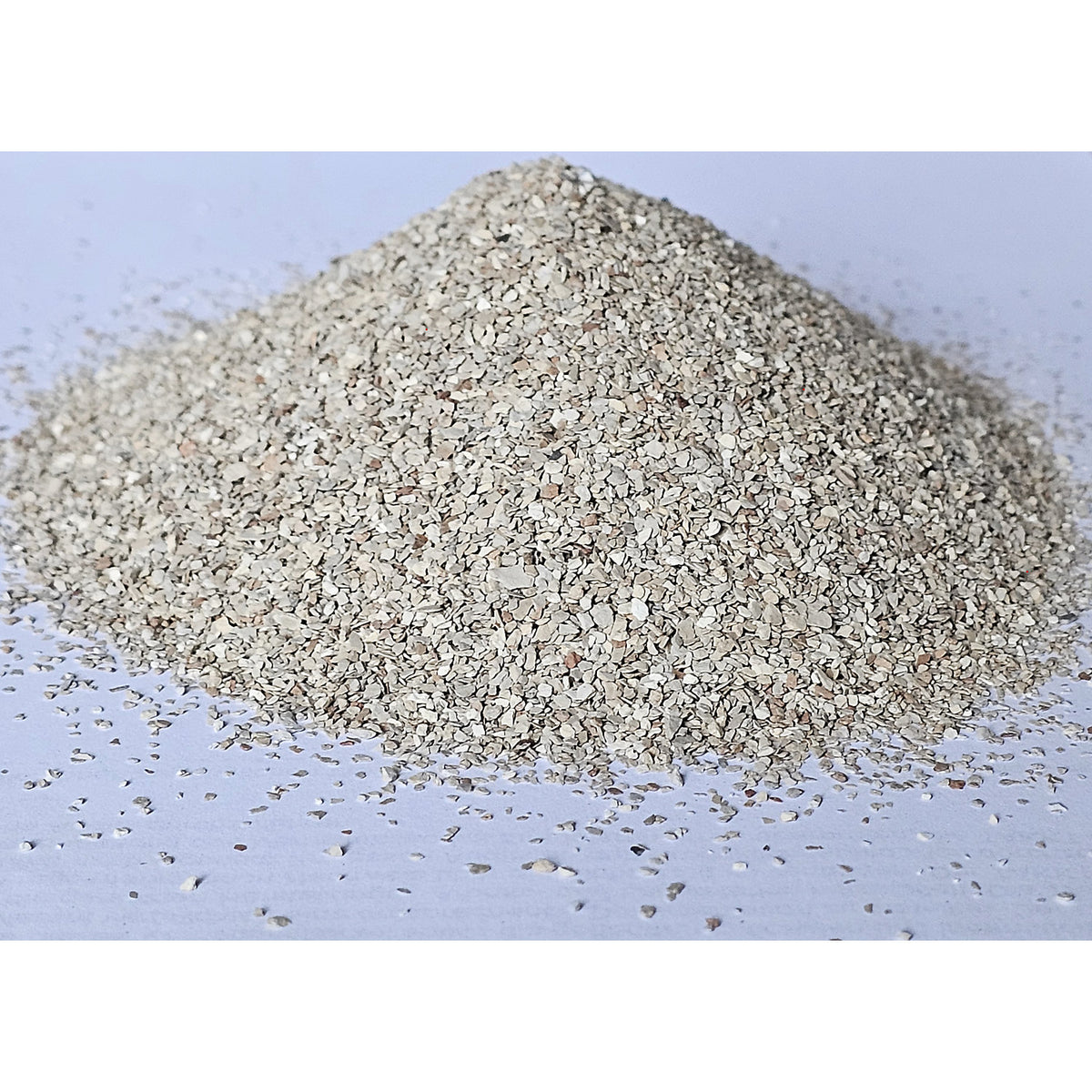 Universal absorbent granulate type III R fine grain, for porous surfaces/asphalt, in 20 kg sack, pack of 1.