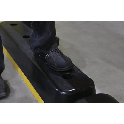 Monoplex StepGuard crash protection barrier, polyurethane, black/yellow, LxWxH 600 x 245 x 185 mm.