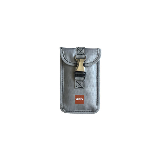 Fire containment bag for smartphones, capacity 0.62 l, LxWxH 130 x 190 x 25 mm.