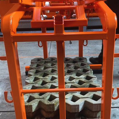 Scissor grab, gripping range 980 - 1250 mm, max. load 1800 kg.