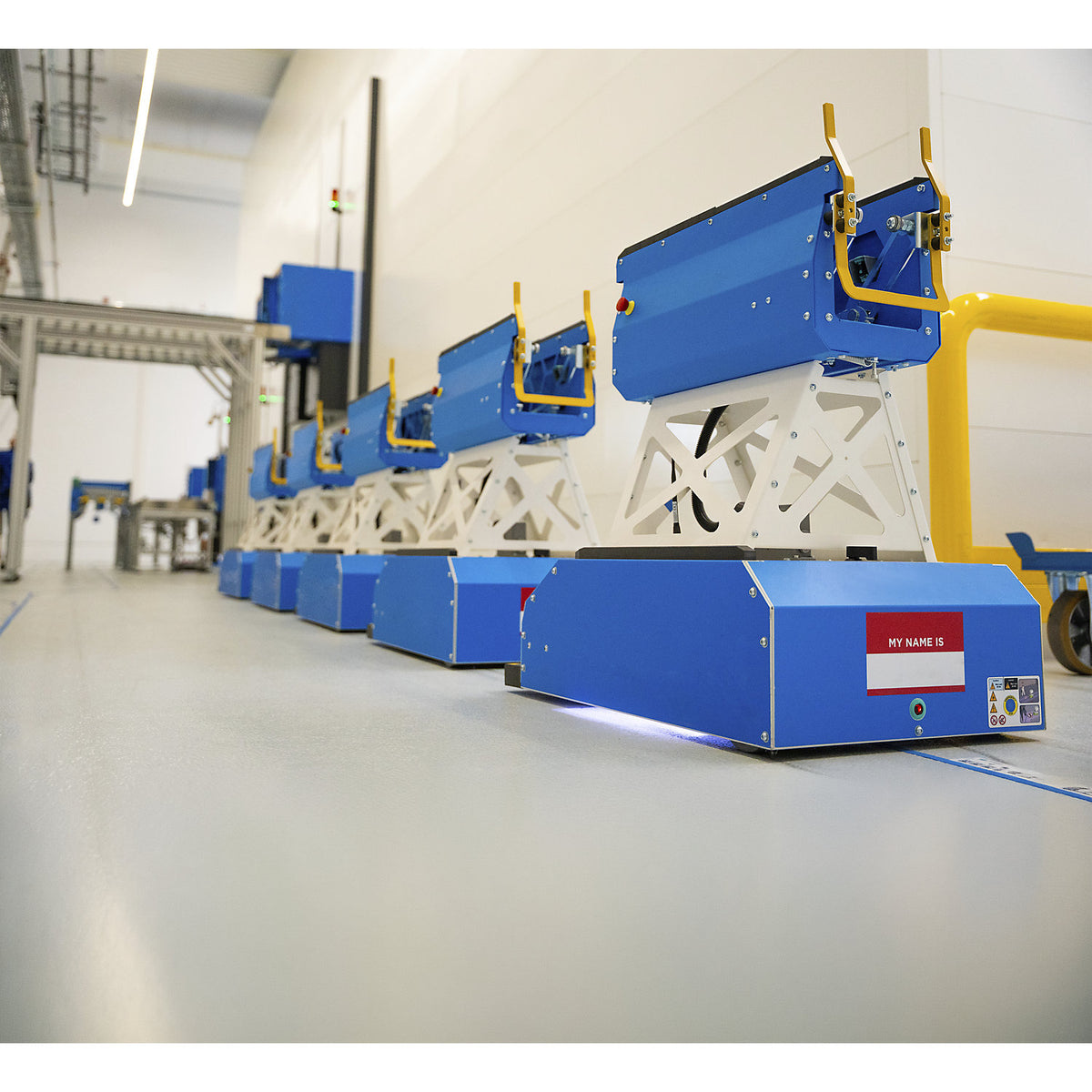 Driverless transport system LEO, Locative, carrying capacity 35 kg.
