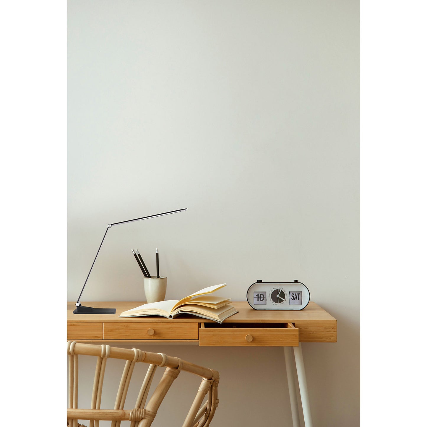 OLGA LED desk lamp, 400 lm, black.