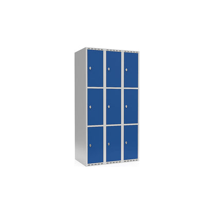 Fydor 3-fold compartment locker, 3 compartments, light grey / gentian blue, W 900 mm, flat roof shape, padlock.