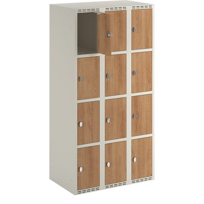 Fydor 4-door compartment locker, HPL, 3 sections, white/oak, W 900 mm, flat roof shape, padlock.