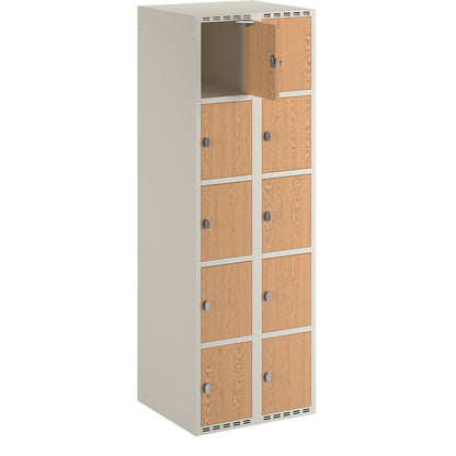 Fydor 5-door compartment locker, HPL, 2 sections, white/oak, W 600 mm, flat roof shape, padlock.